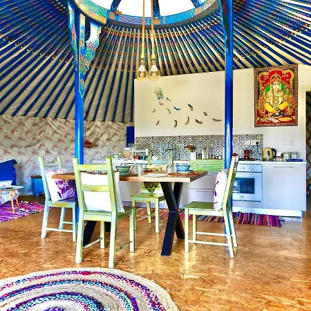 Exclusive Nirvana Yurts Glamping Campo de lujo Kato Drys