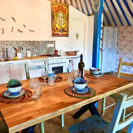 Campo de lujo Exclusive Nirvana Yurts Glamping
