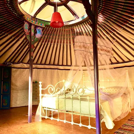 Exclusive Nirvana Yurts Glamping Campo de lujo